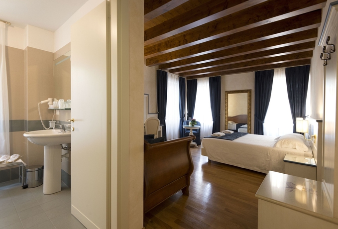 Imagen de la habitación del Hotel Albergo Mazzanti. Foto 12