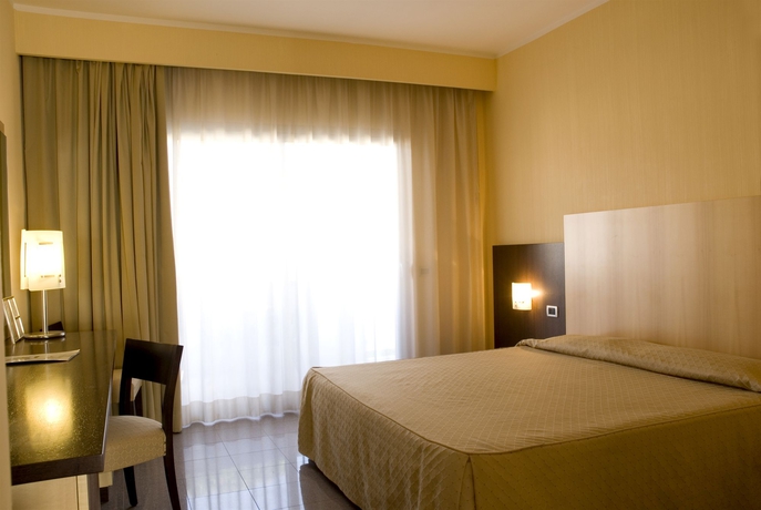 Imagen de la habitación del Hotel Albergo Mediterraneo, Terracina. Foto 8