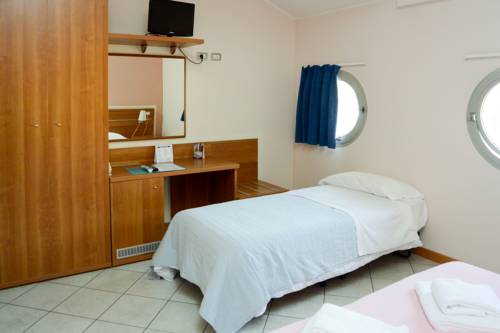 Imagen de la habitación del Hotel Albergo Meubl&egrave; Abatjour. Foto 7