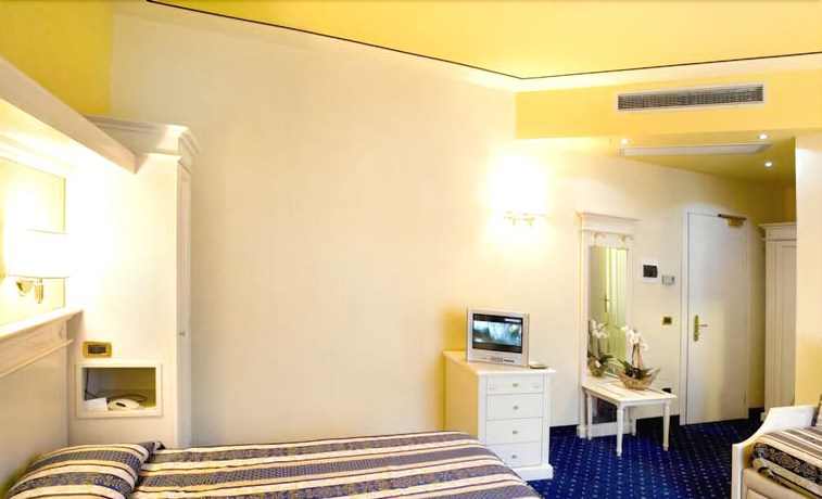 Imagen de la habitación del Hotel Albergo Milano, Boario Terme. Foto 11
