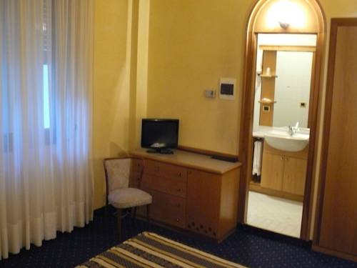 Imagen de la habitación del Hotel Albergo Milano, Darfo Boario Terme. Foto 2