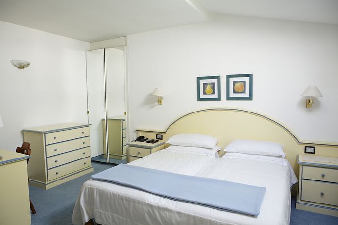 Imagen de la habitación del Hotel Albergo Milano, Lanzo d`Intelvi. Foto 16