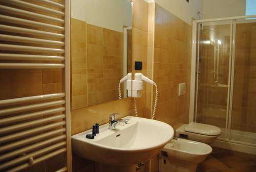 Imagen de la habitación del Hotel Albergo Mingone. Foto 3