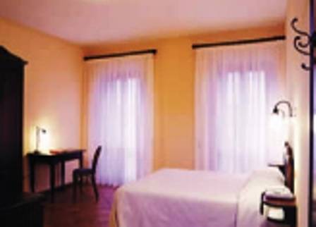 Imagen de la habitación del Hotel Albergo Mingone. Foto 12