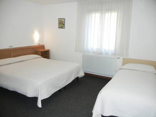 Imagen de la habitación del Hotel Albergo Miralaghi. Foto 2