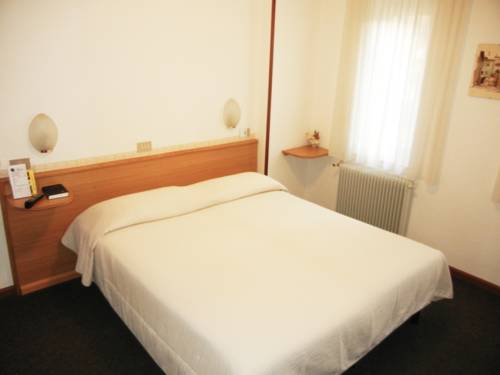 Imagen de la habitación del Hotel Albergo Miralaghi. Foto 3