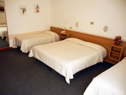Imagen de la habitación del Hotel Albergo Miralaghi. Foto 4