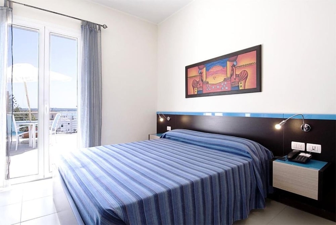 Imagen de la habitación del Hotel Albergo Miramare Gallipoli. Foto 11