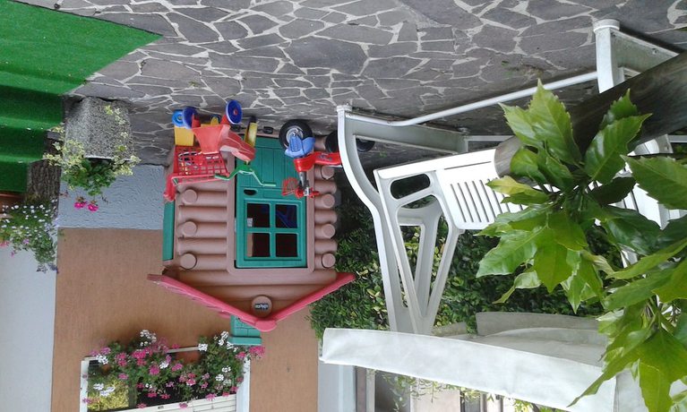 Imagen de los exteriores del Hotel Albergo Miramonti, Arta Terme. Foto 18
