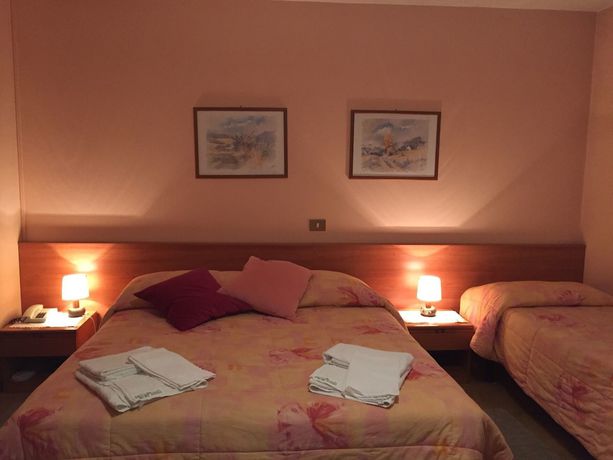 Imagen de la habitación del Hotel Albergo Miramonti, Arta Terme. Foto 15