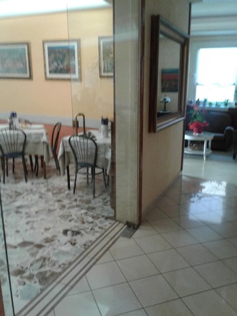 Imagen del bar/restaurante del Hotel Albergo Moderna. Foto 4