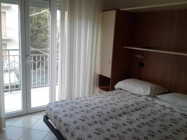 Imagen de la habitación del Hotel Albergo Moderna. Foto 9