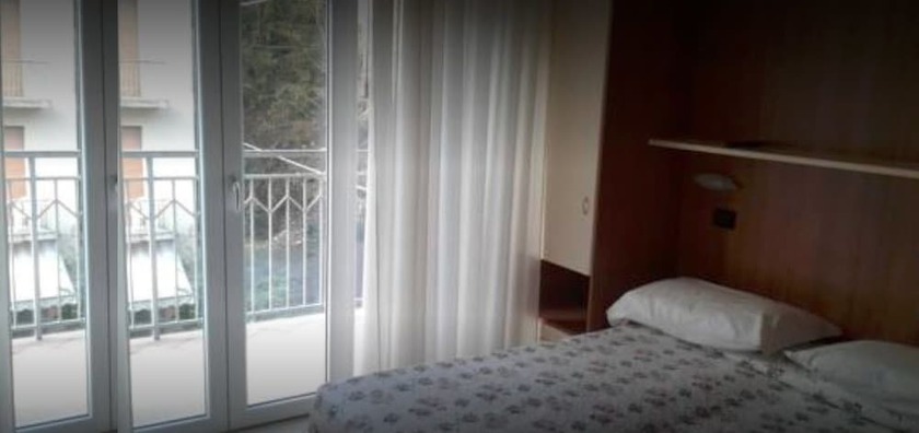 Imagen de la habitación del Hotel Albergo Moderna. Foto 11