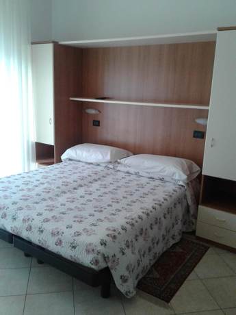 Imagen de la habitación del Hotel Albergo Moderna. Foto 16