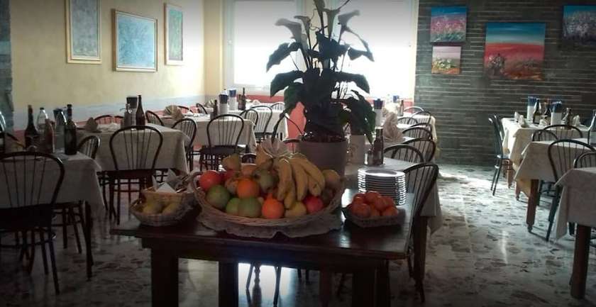 Imagen del bar/restaurante del Hotel Albergo Moderna. Foto 6