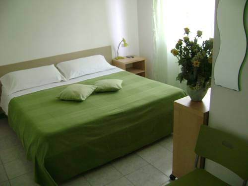 Imagen de la habitación del Hotel Albergo Moderno, Modena. Foto 2