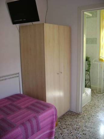 Imagen de la habitación del Hotel Albergo Moderno, Modena. Foto 4