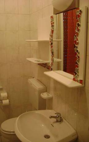 Imagen de la habitación del Hotel Albergo Moderno, Modena. Foto 9
