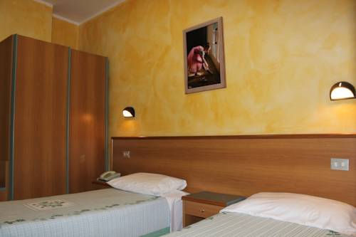 Imagen de la habitación del Hotel Albergo Napoleone. Foto 2