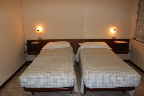 Imagen de la habitación del Hotel Albergo Napoleone. Foto 4