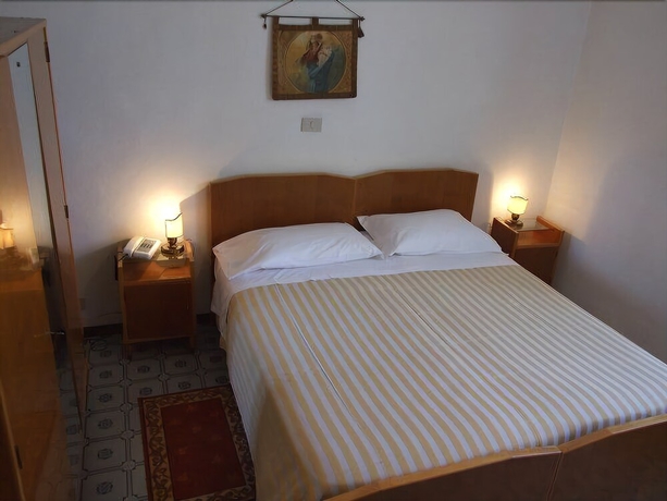 Imagen de la habitación del Hotel Albergo Natucci. Foto 4