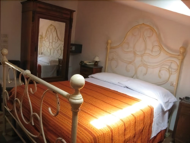 Imagen de la habitación del Hotel Albergo Natucci. Foto 6