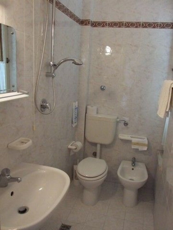 Imagen de la habitación del Hotel Albergo Natucci. Foto 9