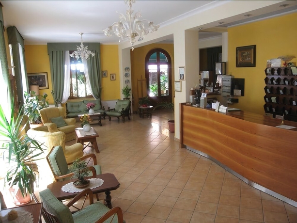 Imagen de los interiores del Hotel Albergo Natucci. Foto 17