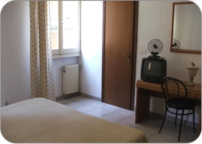 Imagen de la habitación del Hotel Albergo Nena. Foto 12