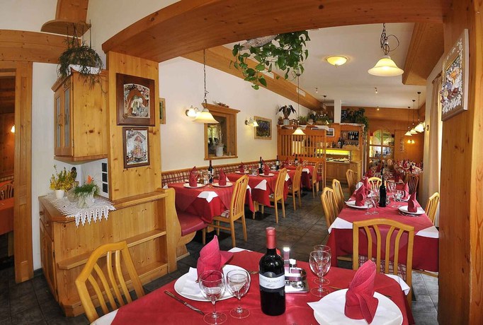 Imagen del bar/restaurante del Hotel Albergo Nido Verde. Foto 4
