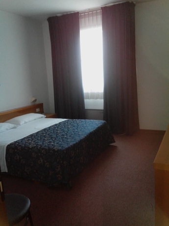 Imagen de la habitación del Hotel Albergo Niki. Foto 13