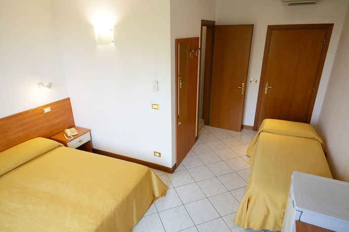 Imagen de la habitación del Hotel Albergo Nuova Aurora. Foto 4