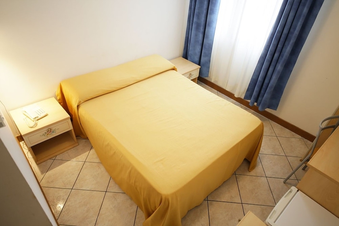 Imagen de la habitación del Hotel Albergo Nuova Aurora. Foto 6