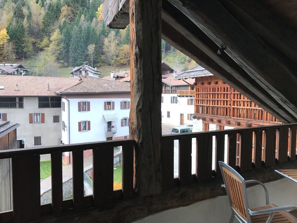 Imagen de la habitación del Hotel Albergo Palazzo Lodron Bertelli. Foto 7