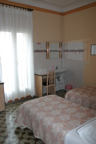 Imagen de la habitación del Hotel Albergo Panorama, Bolonia. Foto 8
