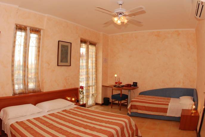 Imagen de la habitación del Hotel Albergo Panoramica. Foto 8