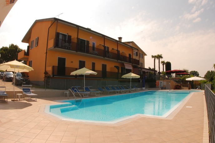 Imagen de la piscina del Hotel Albergo Panoramica. Foto 18