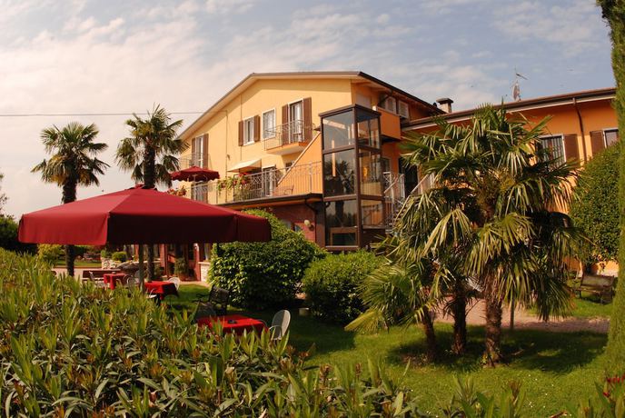 Imagen de los exteriores del Hotel Albergo Panoramica. Foto 12