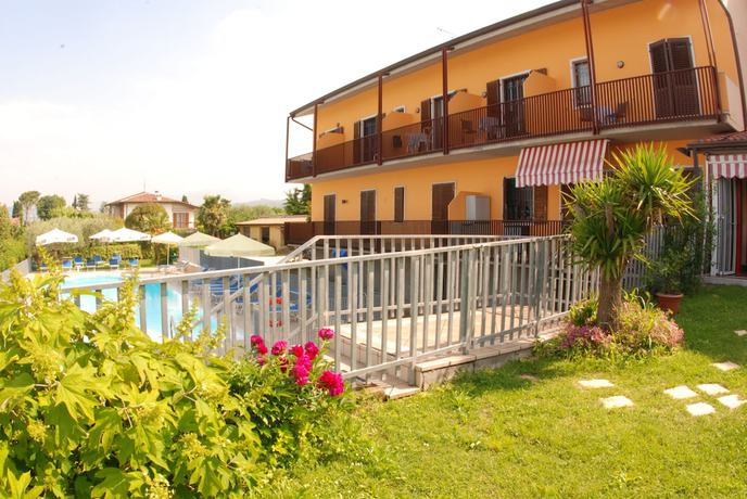 Imagen de los exteriores del Hotel Albergo Panoramica. Foto 13