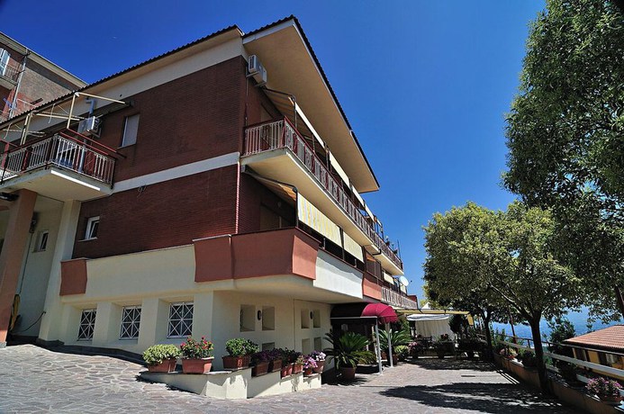 Imagen general del Hotel Albergo Paradiso, Monte Compatri. Foto 4