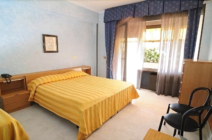 Imagen de la habitación del Hotel Albergo Paradiso, Monte Compatri. Foto 17