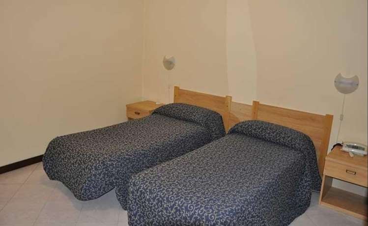Imagen de la habitación del Hotel Albergo Parmigiano. Foto 8
