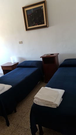 Imagen de la habitación del Hotel Albergo Pensione Ardenza. Foto 5