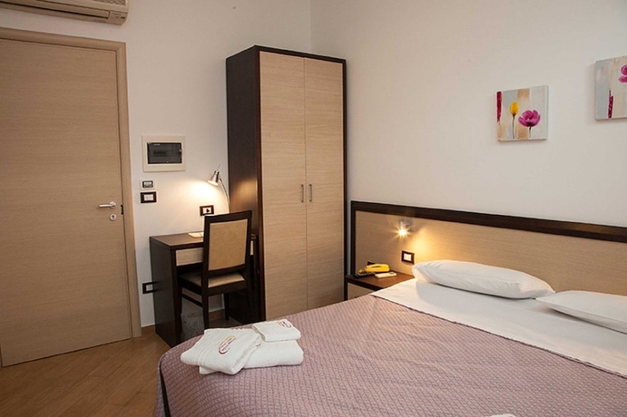 Imagen de la habitación del Hotel Albergo Perseo. Foto 12