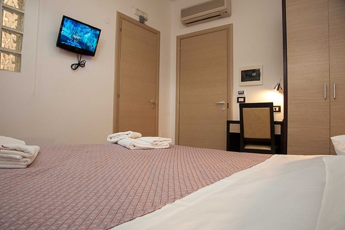 Imagen de la habitación del Hotel Albergo Perseo. Foto 13