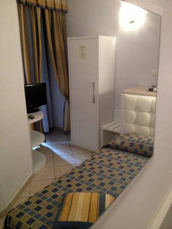 Imagen de la habitación del Hotel Albergo Pesce D'oro. Foto 10