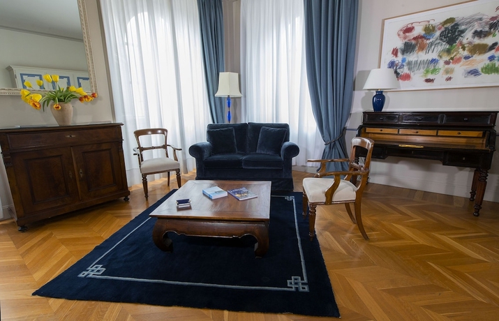 Imagen de la habitación del Hotel Albergo Pietrasanta. Foto 16