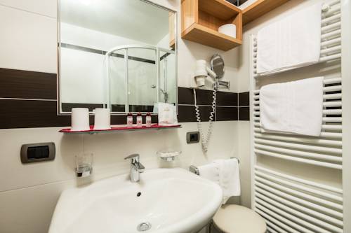 Imagen de la habitación del Hotel Albergo Posta Pederoa. Foto 7