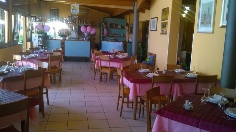 Imagen del bar/restaurante del Hotel Albergo Primavera. Foto 9