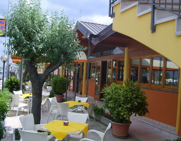 Imagen de los exteriores del Hotel Albergo Primavera. Foto 17